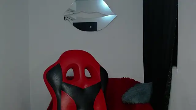 Snapshot of Caius_fox chatting on February 5, 2026, 11:06 am Caius fox online show from February 5, 2026, 11:06 am