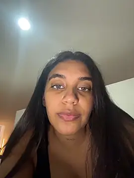 Snapshot of Arianna-Dior chatting on June 14, 2026, 9:49 pm Arianna-Dior online show from June 14, 2026, 9:49 pm
