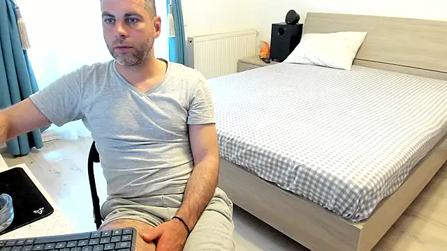 Snapshot of rickysun chatting on March 31, 2026, 7:32 am rickysun online show from March 31, 2026, 7:32 am