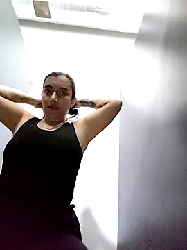 Snapshot of Robin_H00t_2 chatting on April 6, 2026, 6:20 pm Robin H00t 2 online show from April 6, 2026, 6:20 pm