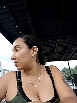 Snapshot of Robin_H00t_2 chatting on April 12, 2026, 9:40 pm Robin H00t 2 online show from April 12, 2026, 9:40 pm