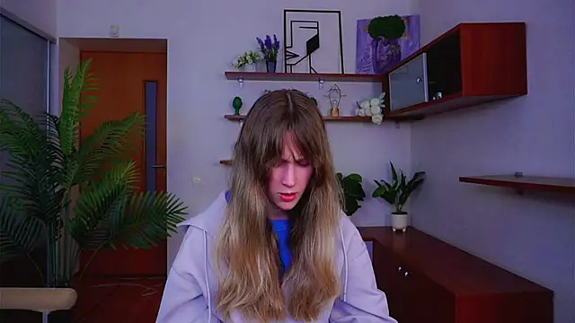 UshaAshauer online show from February 26, 2026, 10:48 am