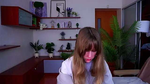 UshaAshauer online show from February 19, 2026, 10:23 am