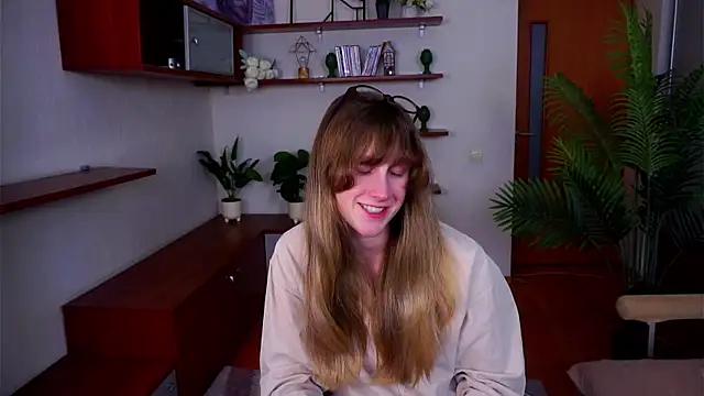 UshaAshauer online show from February 20, 2026, 11:01 am