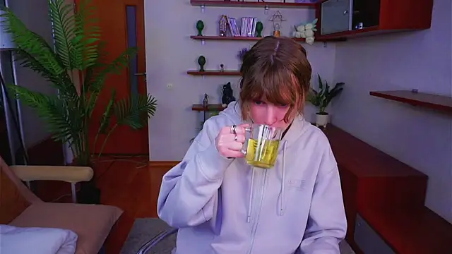 UshaAshauer online show from February 27, 2026, 8:25 am