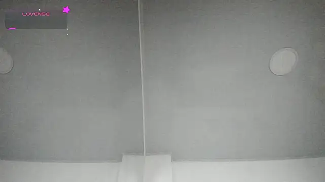 Isabella Moon9 online show from May 28, 2026, 11:49 am