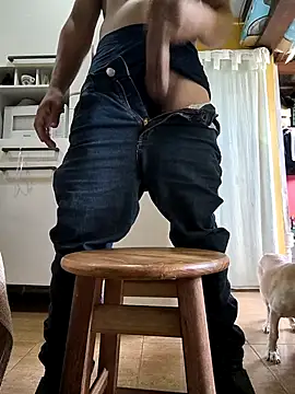 Snapshot of Gustavo52367 chatting on February 17, 2026, 5:21 pm Gustavo52367 online show from February 17, 2026, 5:21 pm