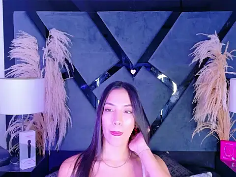 Snapshot of KylieWhitee chatting on February 23, 2026, 12:06 pm KylieWhitee online show from February 23, 2026, 12:06 pm