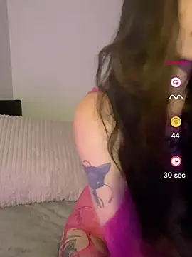 Snapshot of Queen-Pinky chatting on June 13, 2026, 5:33 pm Queen-Pinky online show from June 13, 2026, 5:33 pm