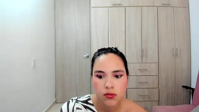 Snapshot of Hannakitten77 chatting on February 5, 2026, 10:38 pm Hannakitten77 online show from February 5, 2026, 10:38 pm