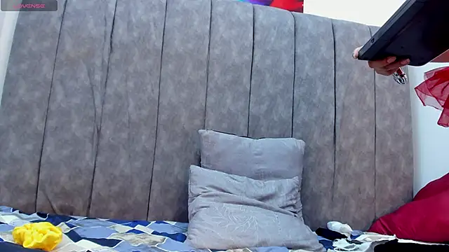 Snapshot of celeste78 chatting on February 12, 2026, 8:08 pm celeste78 online show from February 12, 2026, 8:08 pm