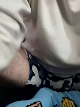 hairyandbigmann online show from February 16, 2026, 1:21 pm