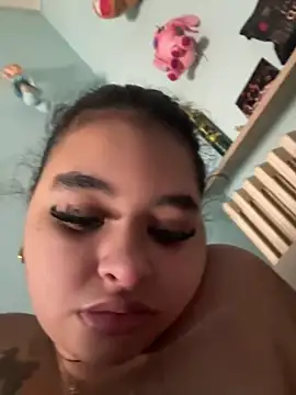 Aloyenita online show from February 6, 2026, 12:34 pm