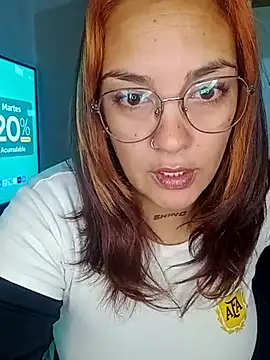 kuramaqueen online show from May 24, 2026, 3:39 am