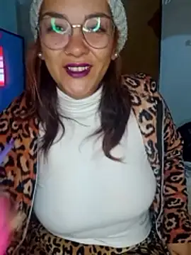 kuramaqueen online show from May 22, 2026, 8:01 am
