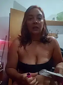 kuramaqueen online show from April 7, 2026, 4:58 am