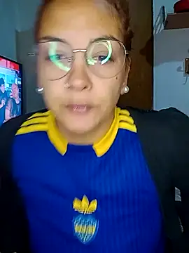kuramaqueen online show from May 20, 2026, 3:25 am