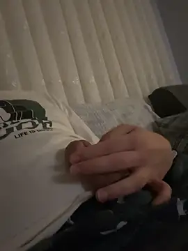 Snapshot of Ateslipanter31 chatting on March 15, 2026, 12:06 am Ateslipanter31 online show from March 15, 2026, 12:06 am