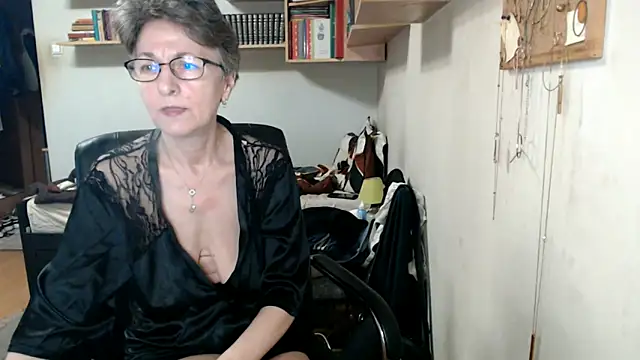 katemodel online show from November 9, 2025, 7:34 am