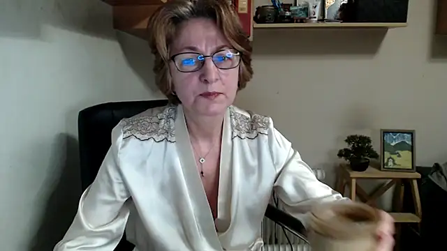 katemodel online show from April 15, 2026, 6:19 am