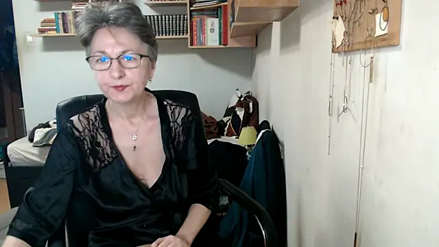 katemodel online show from November 11, 2025, 8:20 am