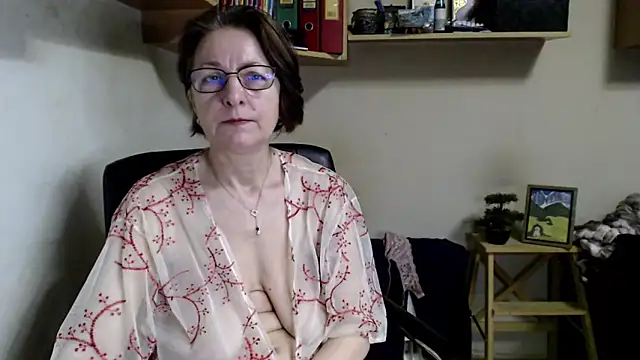 katemodel online show from June 28, 2026, 4:30 am