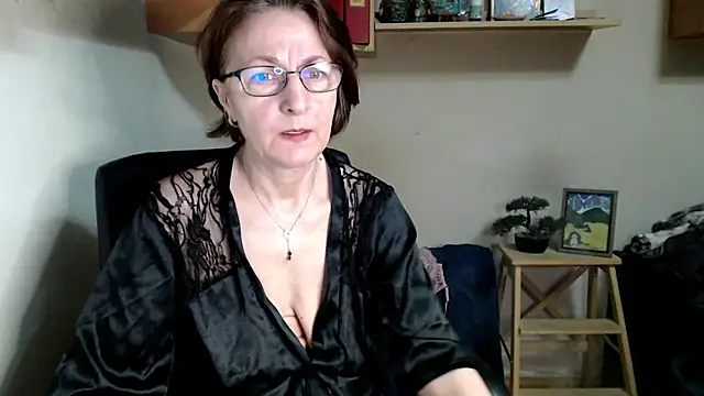 katemodel online show from July 7, 2026, 5:43 am