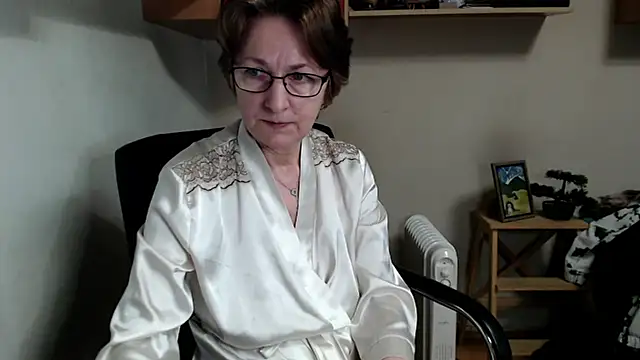 katemodel online show from February 22, 2026, 7:55 am