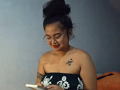 Snapshot of Chillntalkmami chatting on March 9, 2026, 2:09 pm Chillntalkmami online show from March 9, 2026, 2:09 pm