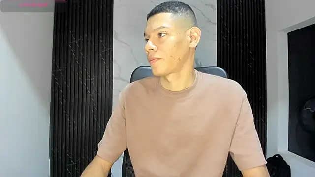 Snapshot of milo_cruz_ chatting on February 9, 2026, 3:26 am milo cruz online show from February 9, 2026, 3:26 am