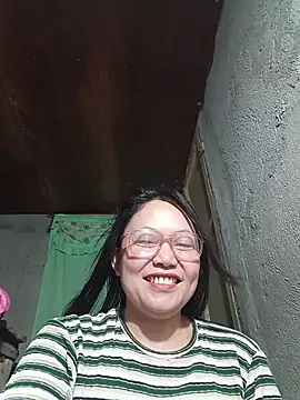 hotpinay 45 online show from April 24, 2026, 4:14 am