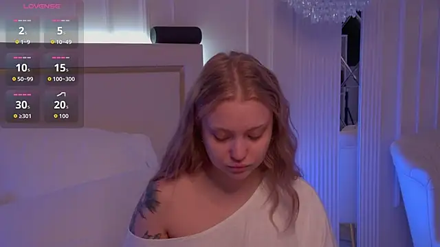 MollyHilton online show from March 23, 2026, 9:03 pm