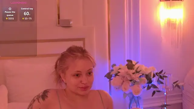 MollyHilton online show from March 3, 2026, 5:53 pm