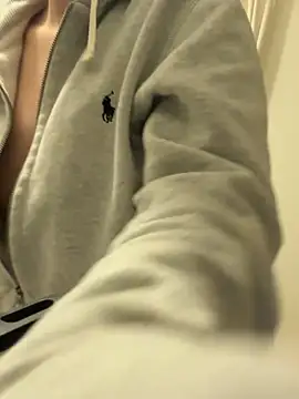 Snapshot of Sara0202 chatting on April 5, 2026, 11:11 pm Sara0202 online show from April 5, 2026, 11:11 pm