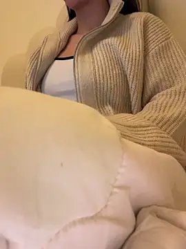 Snapshot of Sara0202 chatting on March 18, 2026, 10:21 pm Sara0202 online show from March 18, 2026, 10:21 pm