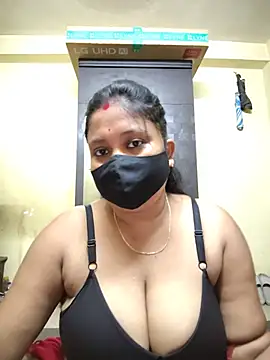 Curvy Trisha online show from May 23, 2026, 3:11 pm