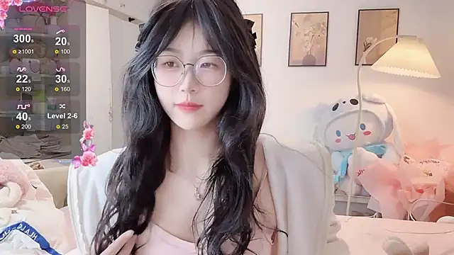 Snapshot of Luminous4173 chatting on February 27, 2026, 1:11 pm Luminous4173 online show from February 27, 2026, 1:11 pm