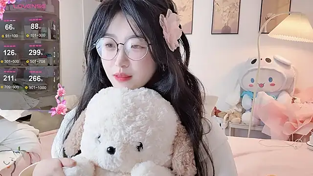 Snapshot of Luminous4173 chatting on February 15, 2026, 8:02 am Luminous4173 online show from February 15, 2026, 8:02 am