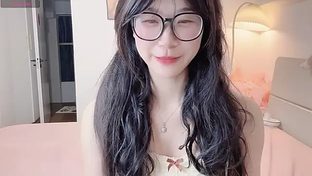 Snapshot of Luminous4173 chatting on May 12, 2026, 12:55 pm Luminous4173 online show from May 12, 2026, 12:55 pm