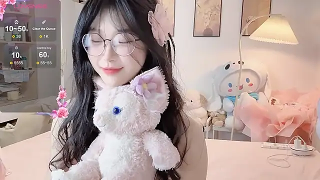 Snapshot of Luminous4173 chatting on February 14, 2026, 8:25 am Luminous4173 online show from February 14, 2026, 8:25 am