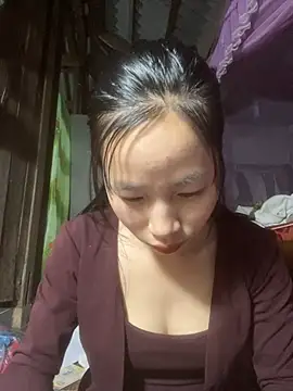 Snapshot of -Xenia_ chatting on February 7, 2026, 5:10 pm -Xenia online show from February 7, 2026, 5:10 pm