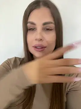 Snapshot of CutieLui_ chatting on February 19, 2026, 12:24 pm CutieLui online show from February 19, 2026, 12:24 pm