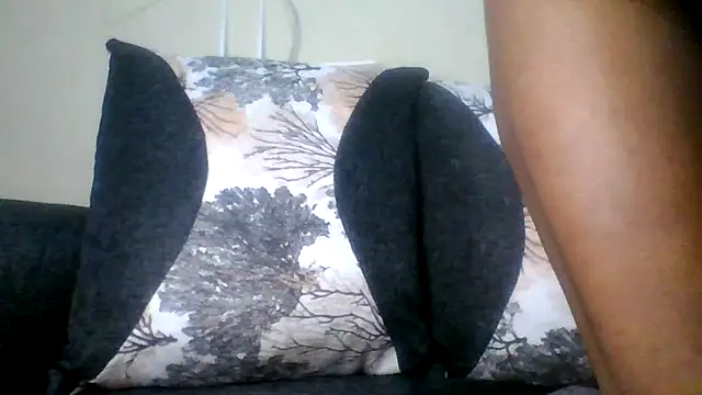 Snapshot of Littlegoddess19 chatting on April 22, 2026, 6:20 am Littlegoddess19 online show from April 22, 2026, 6:20 am