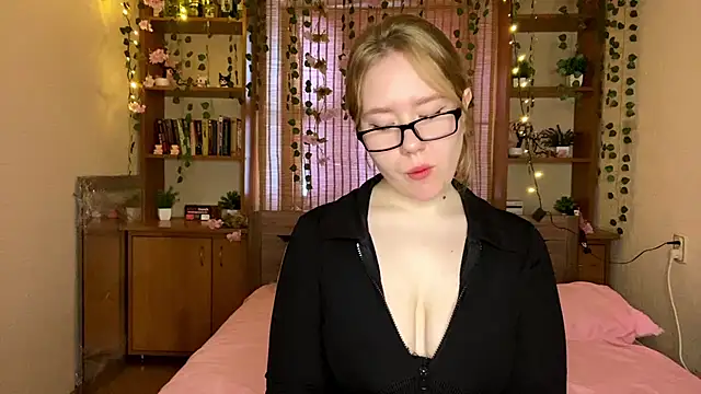 Snapshot of SayanaFox chatting on February 1, 2026, 9:07 am SayanaFox online show from February 1, 2026, 9:07 am