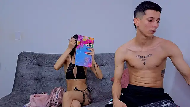 Snapshot of MakkiAndJimmyy chatting on March 15, 2026, 7:32 pm MakkiAndJimmyy online show from March 15, 2026, 7:32 pm