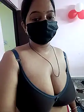 Snapshot of Aliya_Hott chatting on June 30, 2026, 4:12 am Aliya Hott online show from June 30, 2026, 4:12 am