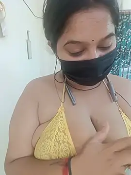 Snapshot of Aliya_Hott chatting on July 19, 2026, 6:55 am Aliya Hott online show from July 19, 2026, 6:55 am