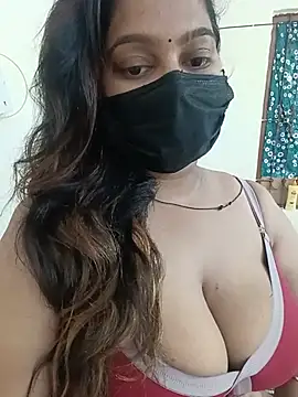 Snapshot of Aliya_Hott chatting on August 3, 2026, 6:43 am Aliya Hott online show from August 3, 2026, 6:43 am