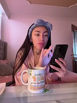 Snapshot of Bonny_Eva chatting on May 26, 2026, 1:42 pm Bonny Eva online show from May 26, 2026, 1:42 pm