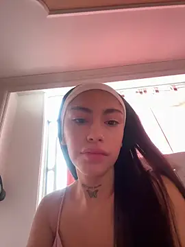 Snapshot of Bonny_Eva chatting on May 14, 2026, 4:26 pm Bonny Eva online show from May 14, 2026, 4:26 pm